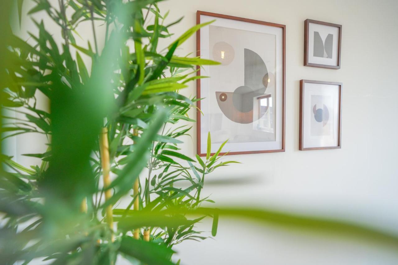 Stylish Apartment With Private Parking Cardiff Exteriör bild
