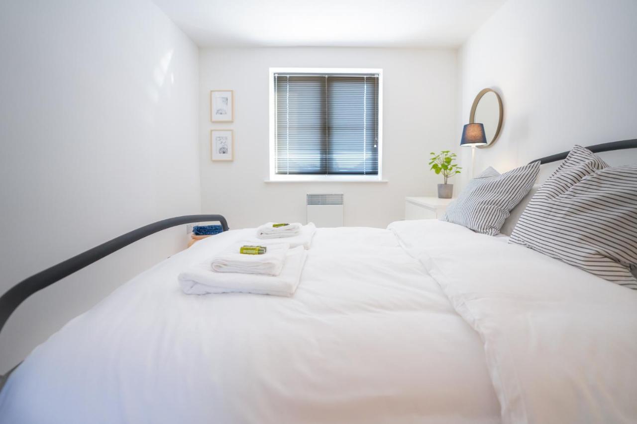 Stylish Apartment With Private Parking Cardiff Exteriör bild