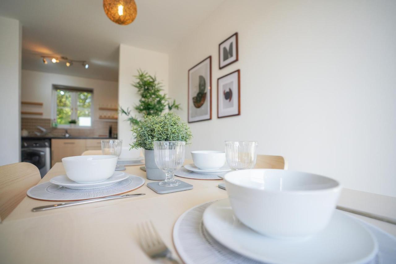 Stylish Apartment With Private Parking Cardiff Exteriör bild