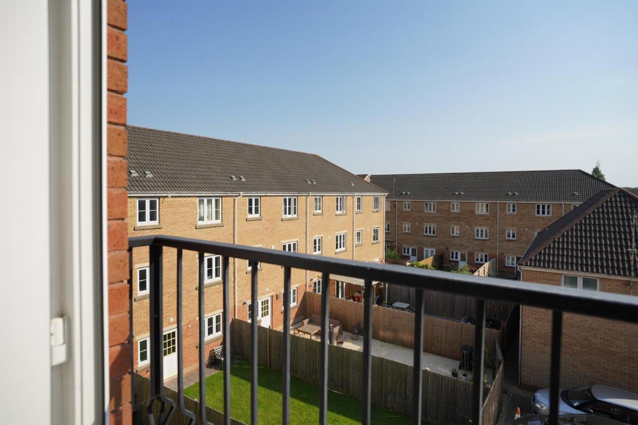 Stylish Apartment With Private Parking Cardiff Exteriör bild