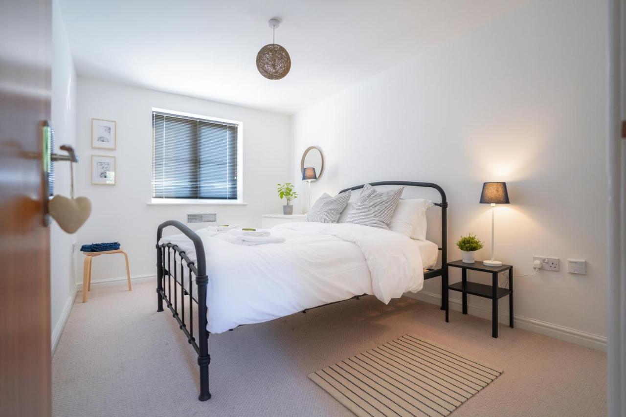 Stylish Apartment With Private Parking Cardiff Exteriör bild