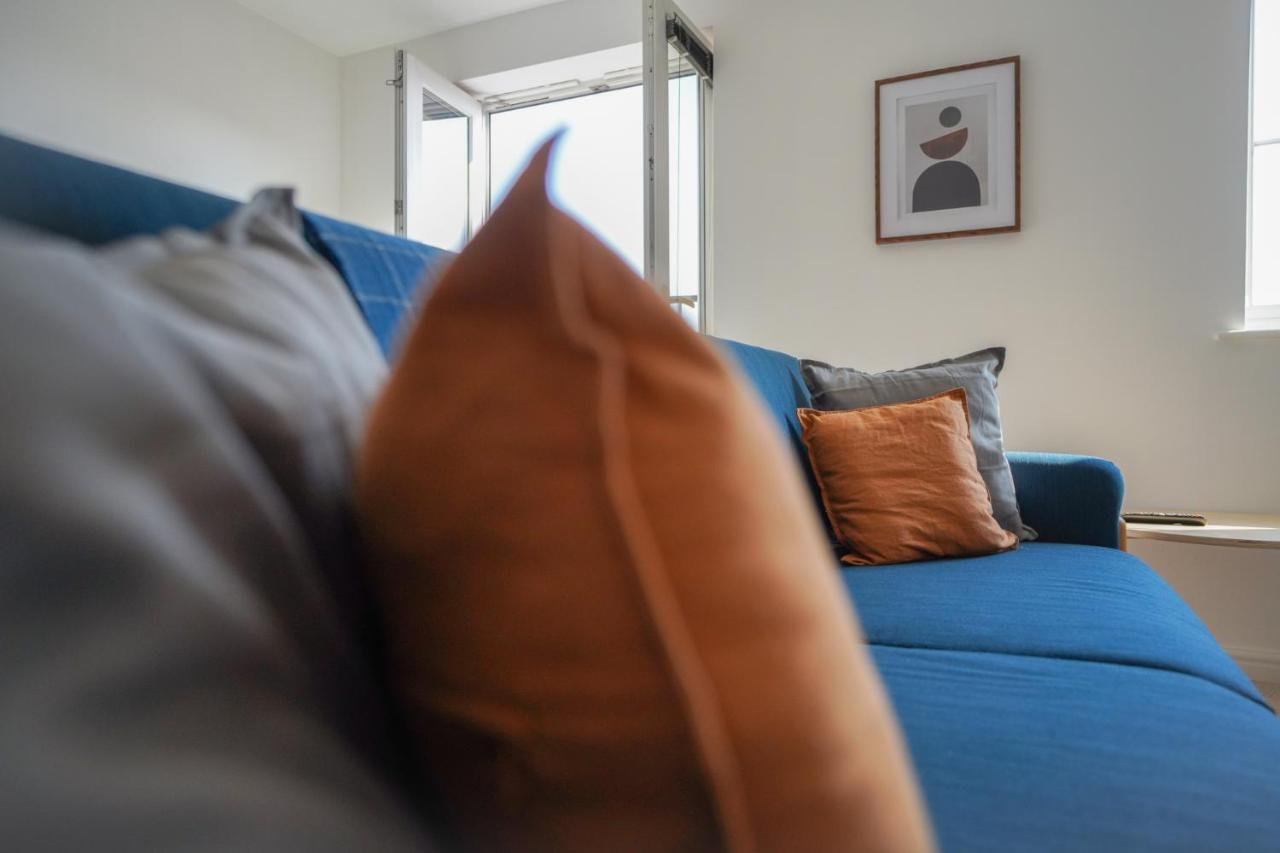 Stylish Apartment With Private Parking Cardiff Exteriör bild