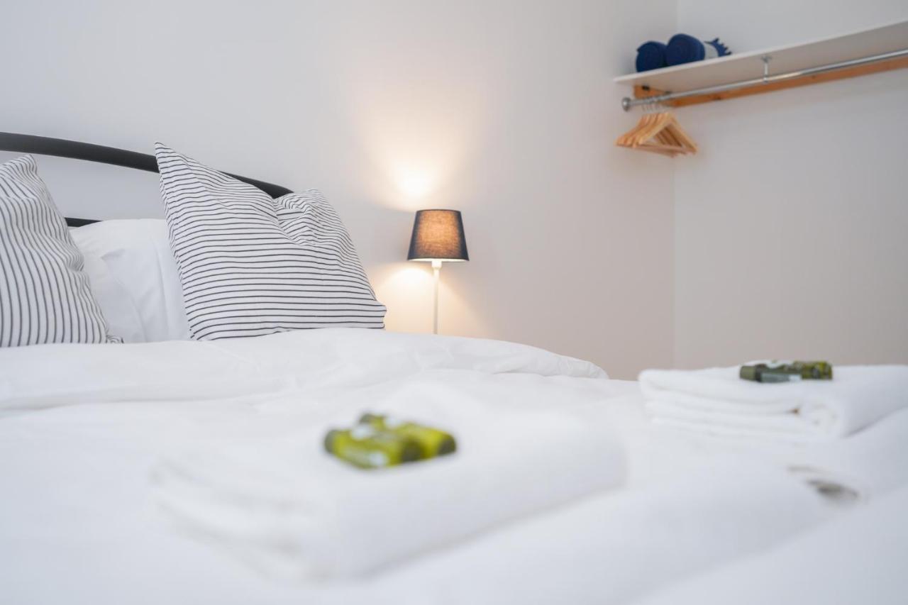 Stylish Apartment With Private Parking Cardiff Exteriör bild