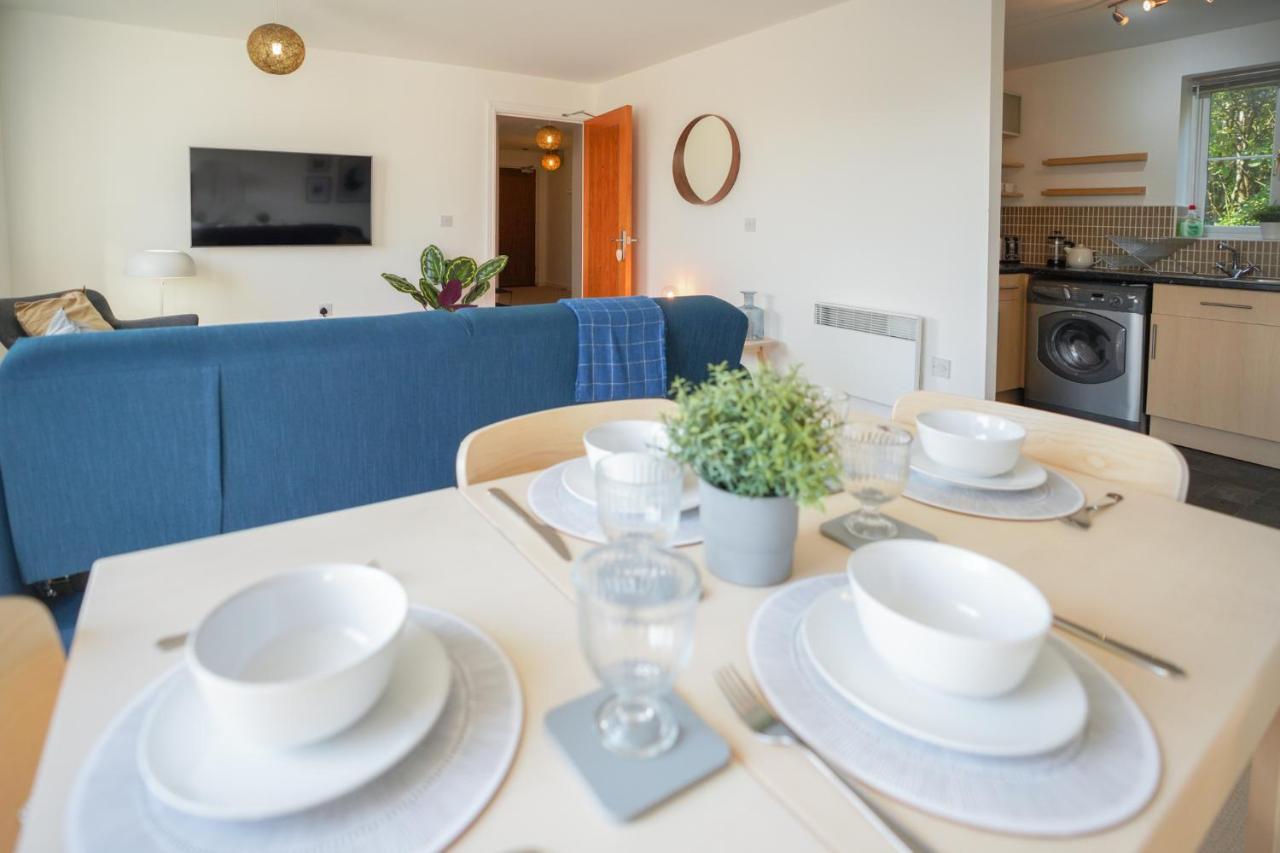 Stylish Apartment With Private Parking Cardiff Exteriör bild
